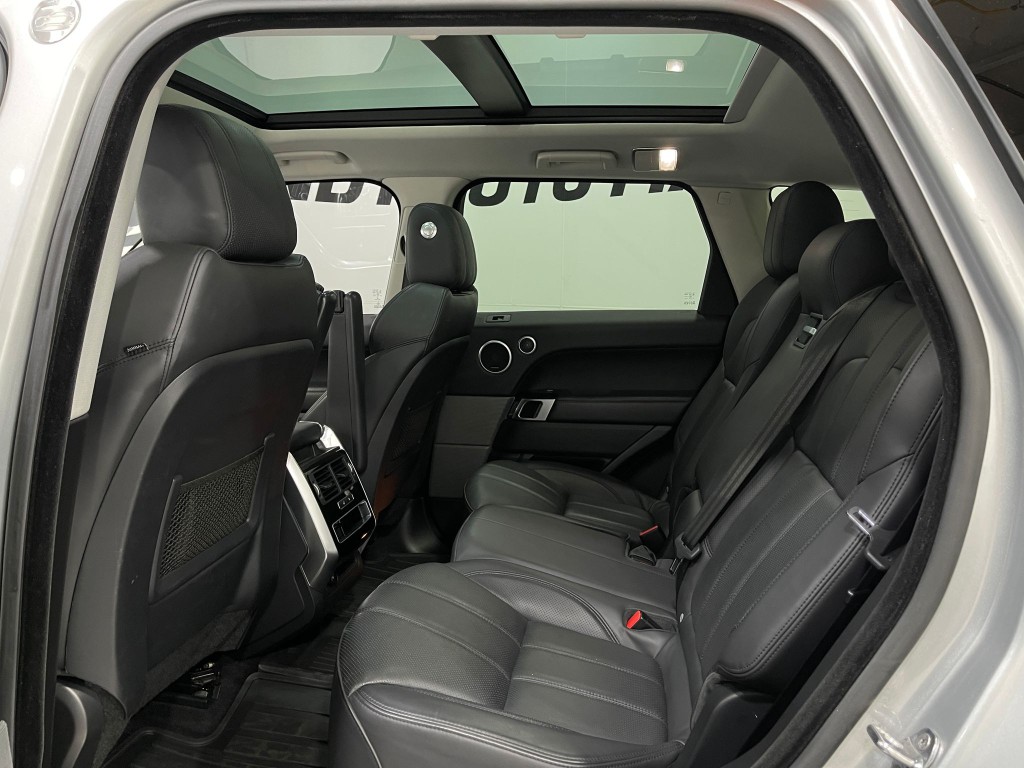 2017 Land Rover Range Rover Sport Image 30