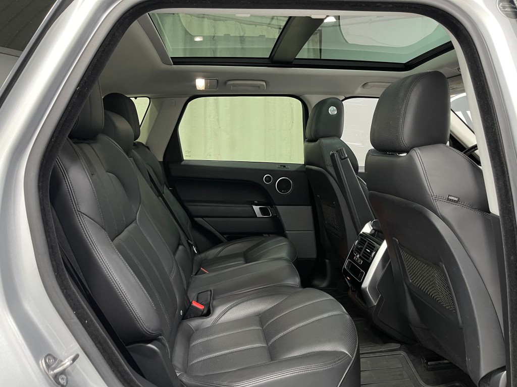 2017 Land Rover Range Rover Sport Image 31