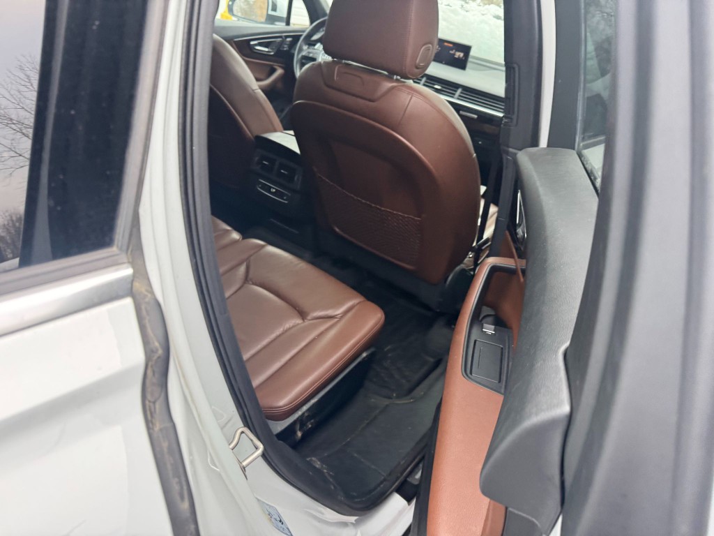 2017 Audi Q7 Image 7