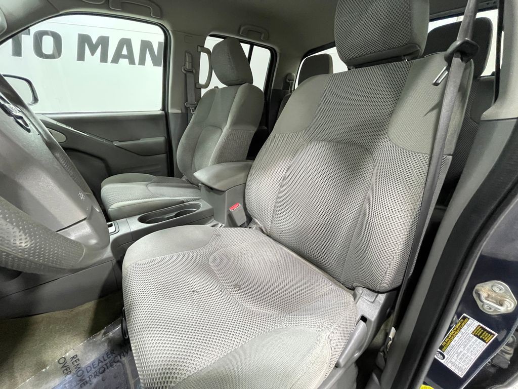 2017 Nissan Frontier Image 11