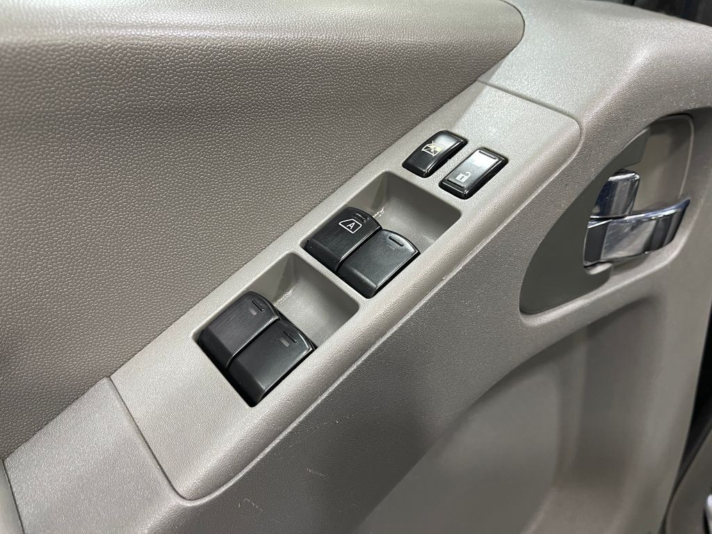 2017 Nissan Frontier Image 13