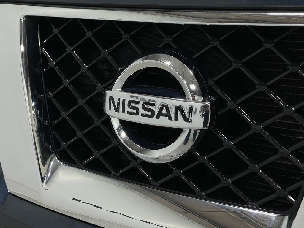 2017 Nissan Frontier Image 33