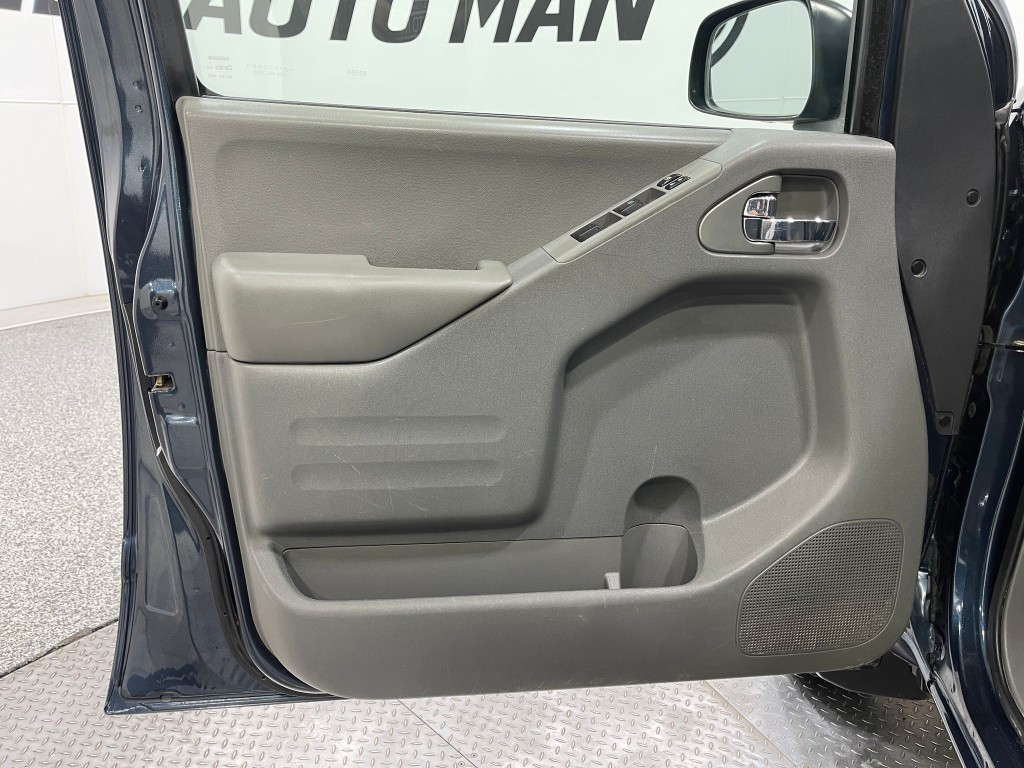 2017 Nissan Frontier Image 12