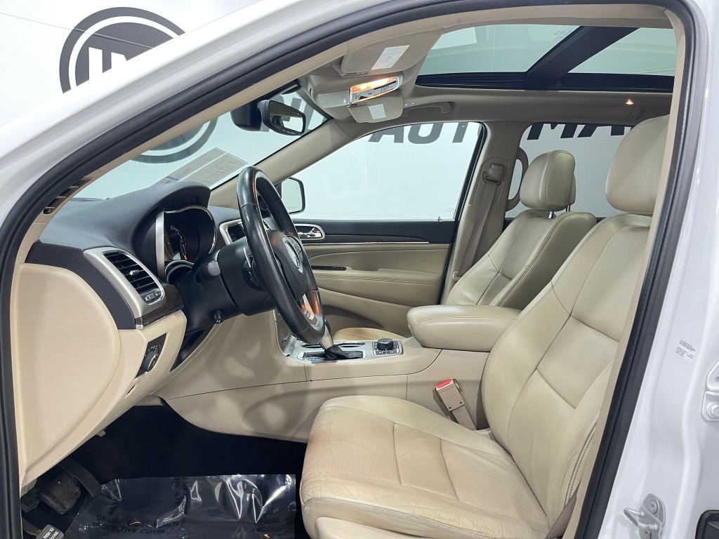 2017 Jeep Grand Cherokee Image 12