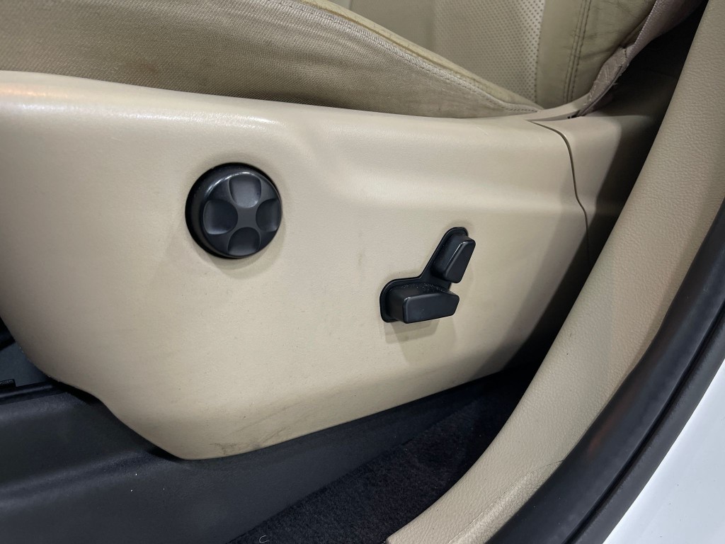 2017 Jeep Grand Cherokee Image 16