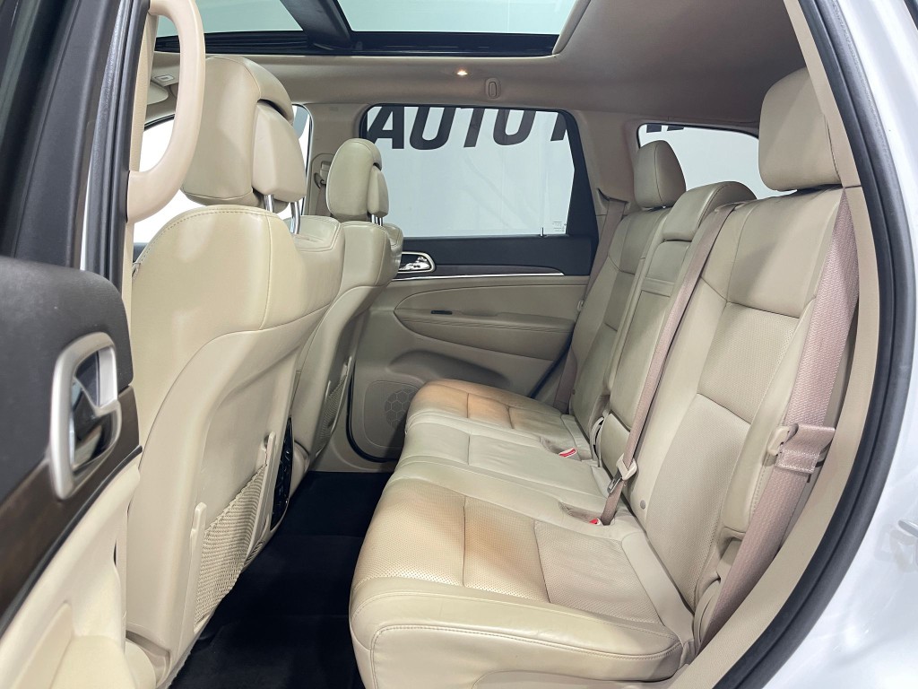 2017 Jeep Grand Cherokee Image 30