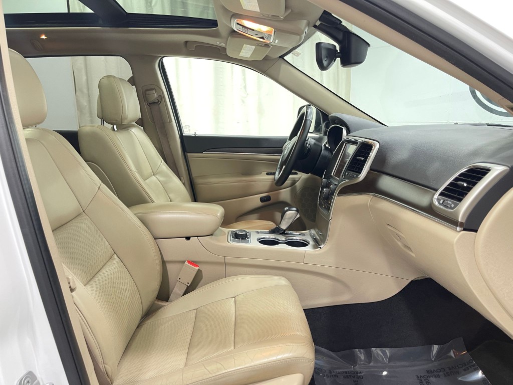 2017 Jeep Grand Cherokee Image 32