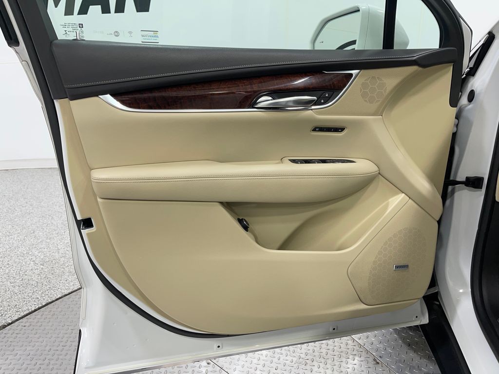 2017 Cadillac XT5 Image 16