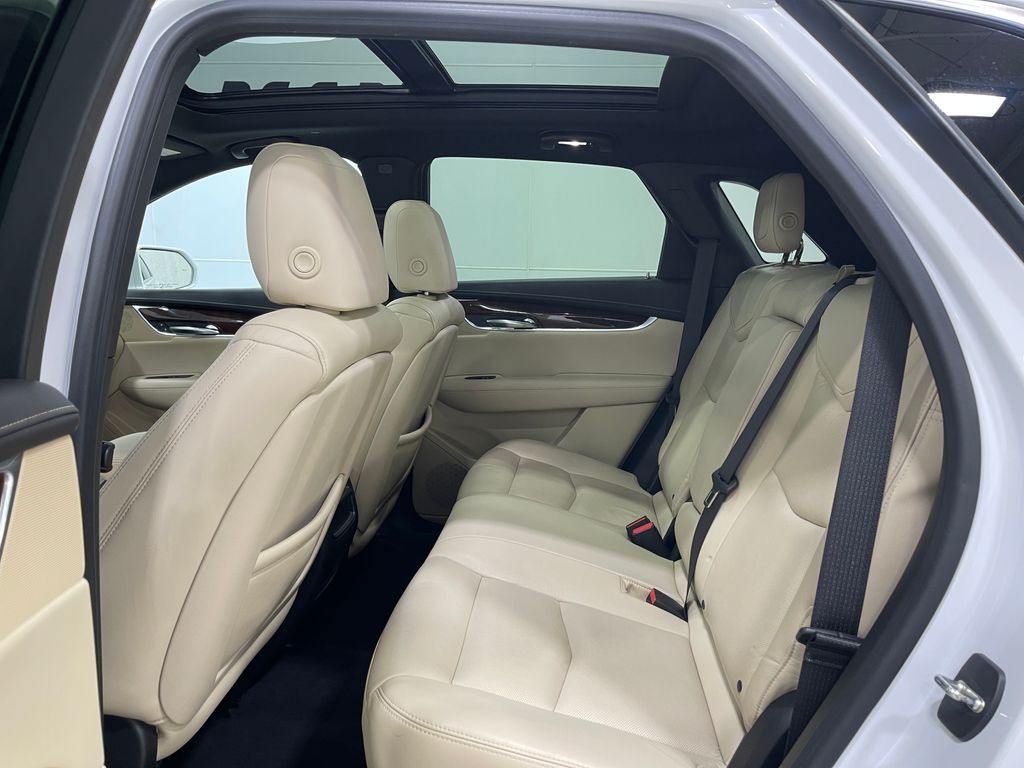 2017 Cadillac XT5 Image 32