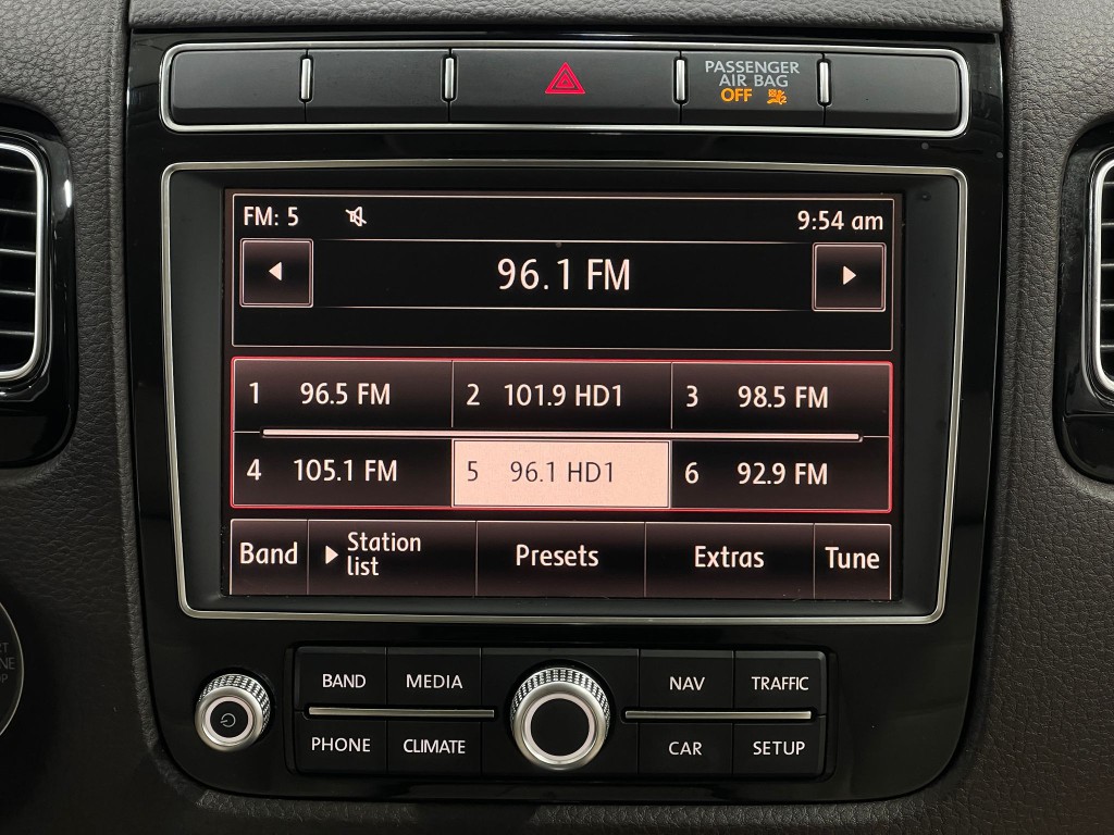 2016 Volkswagen Touareg Image 22