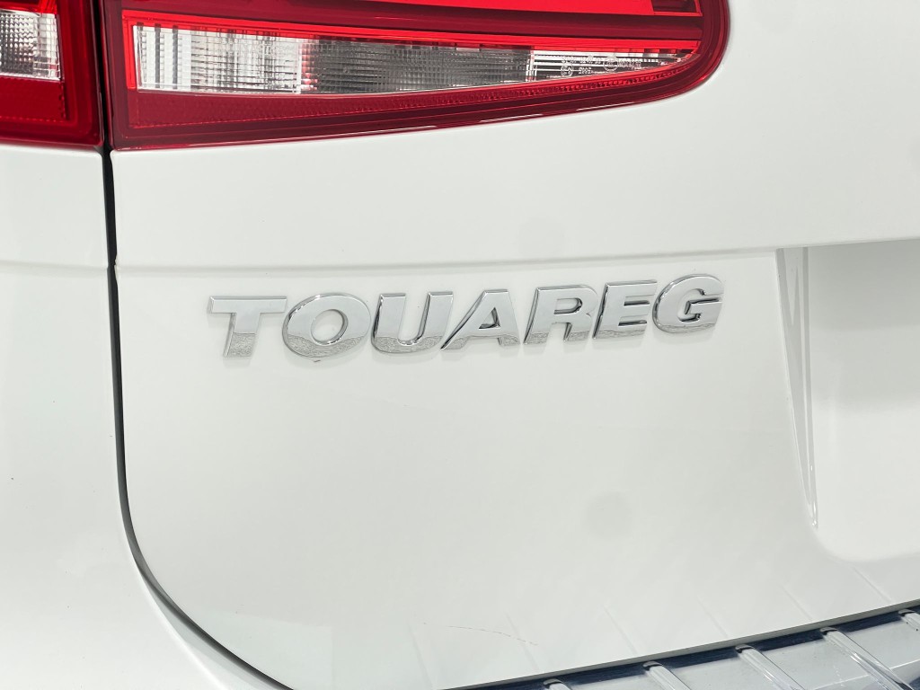 2016 Volkswagen Touareg Image 37