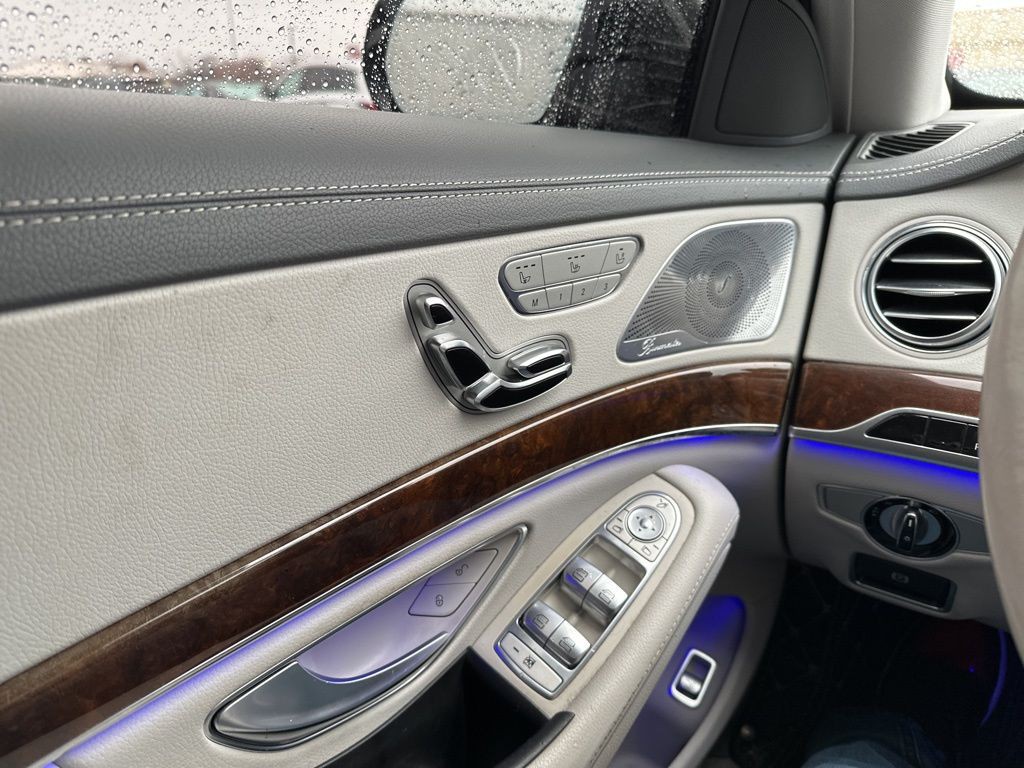 2016 Mercedes-Benz S-Class Image 8