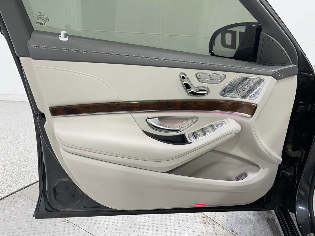 2016 Mercedes-Benz S-Class Image 16