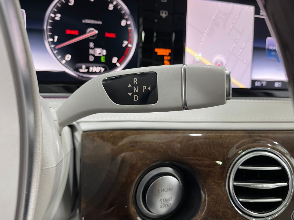 2016 Mercedes-Benz S-Class Image 32