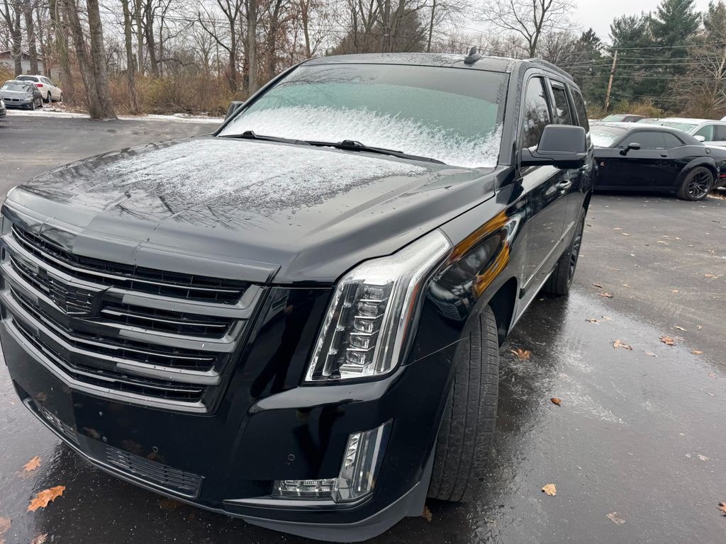 2015 Cadillac Escalade Image 2