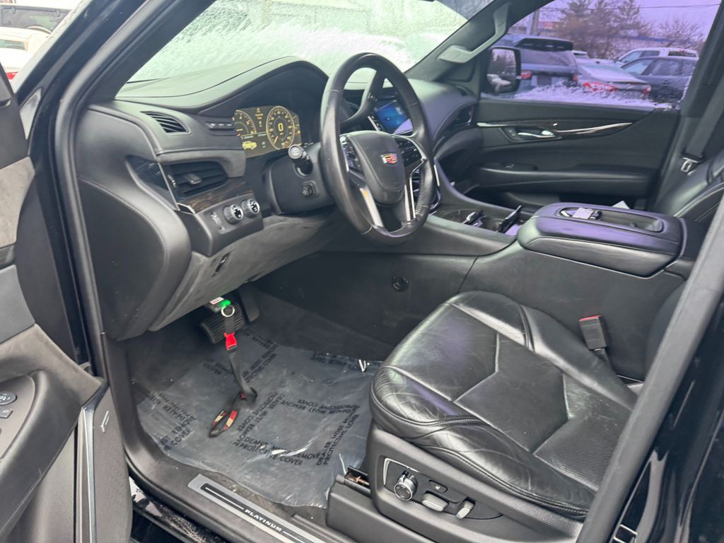 2015 Cadillac Escalade Image 4