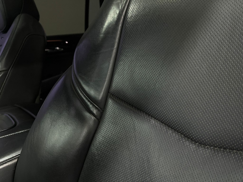 2015 Cadillac Escalade Image 21