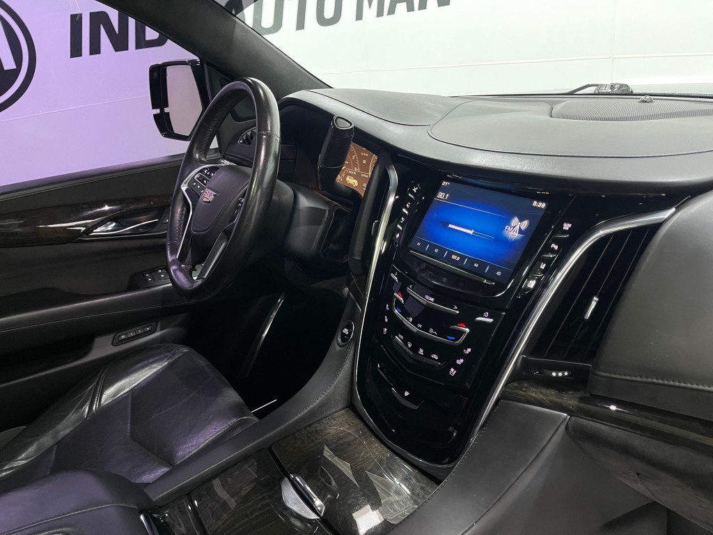 2015 Cadillac Escalade Image 23