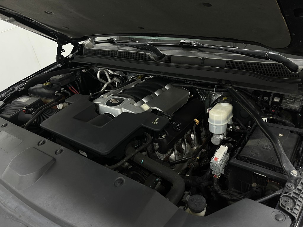 2015 Cadillac Escalade Image 30