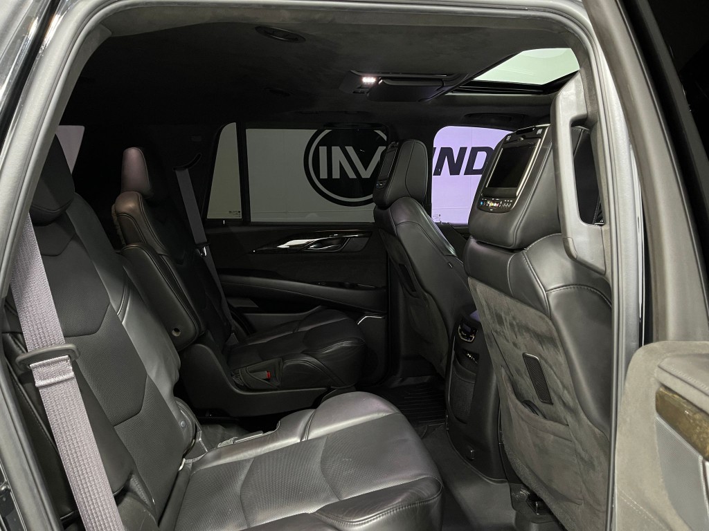 2015 Cadillac Escalade Image 35