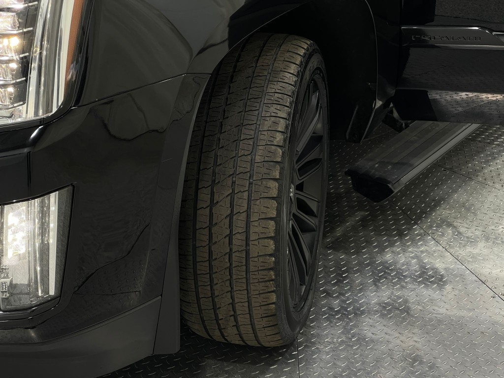 2015 Cadillac Escalade Image 40