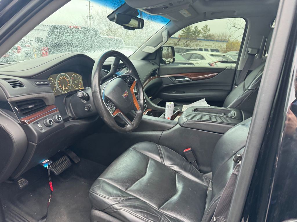 2015 Cadillac Escalade Image 5