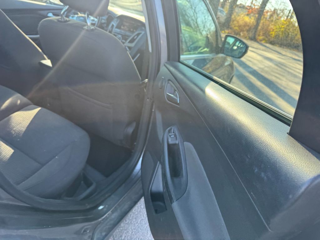 2012 Ford Focus Image 5