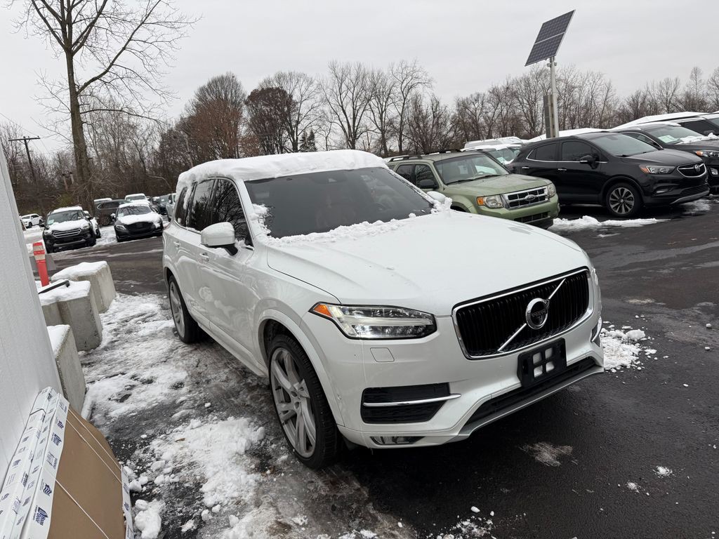2018 Volvo XC90 Image 1