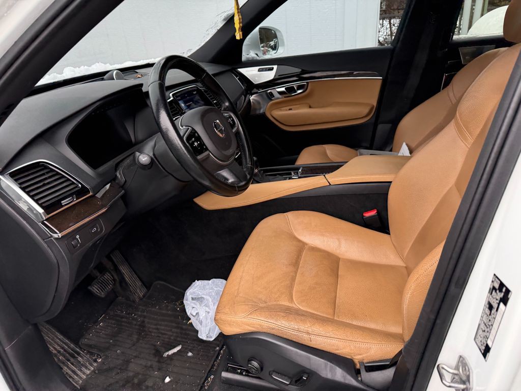 2018 Volvo XC90 Image 5
