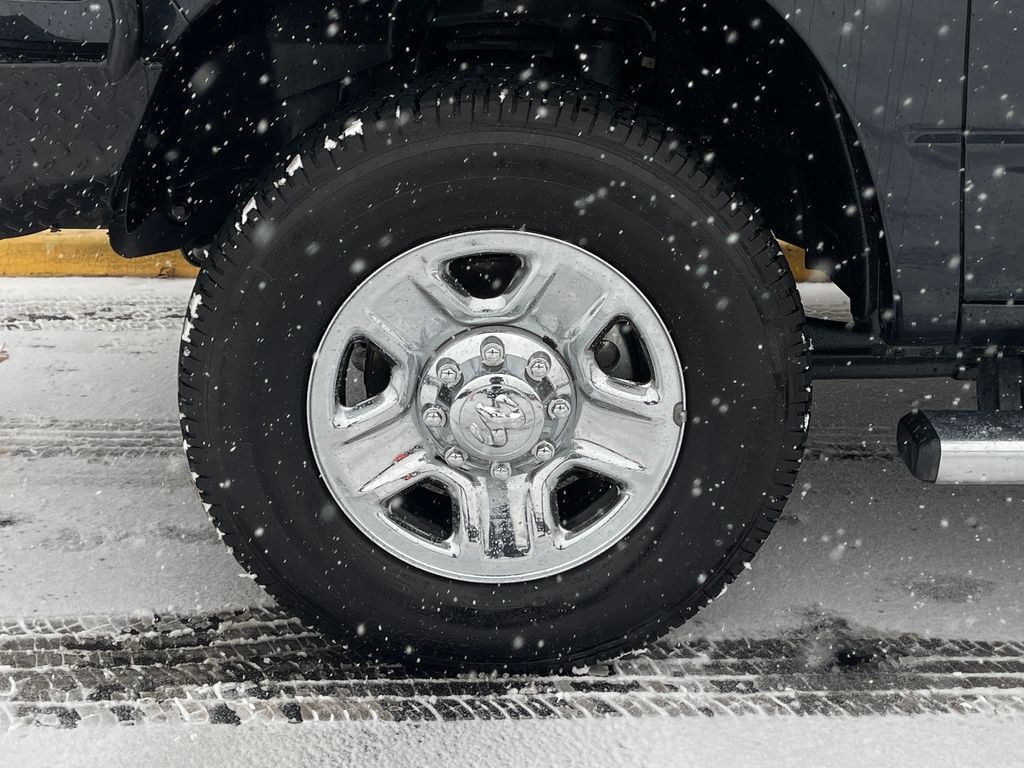 2018 RAM 2500 Image 32