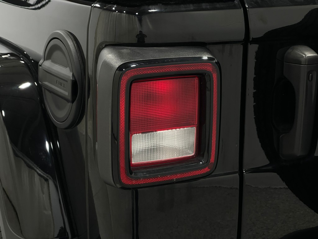 2023 Jeep Wrangler Image 32