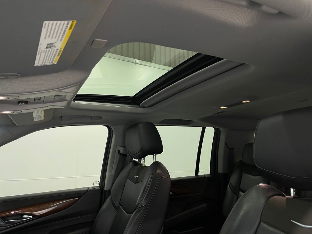 2018 Cadillac Escalade Image 12