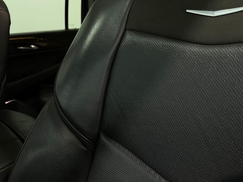 2018 Cadillac Escalade Image 19