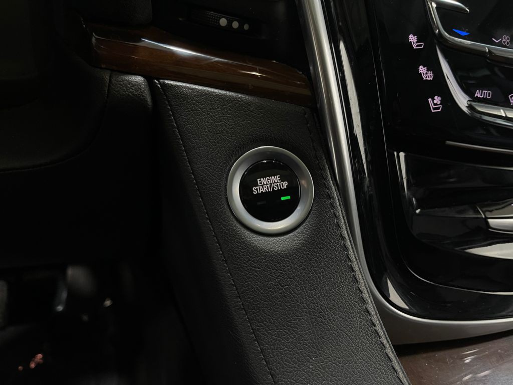 2018 Cadillac Escalade Image 22