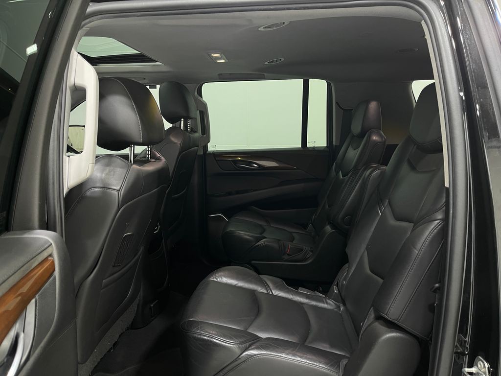 2018 Cadillac Escalade Image 31