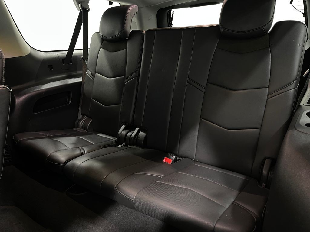 2018 Cadillac Escalade Image 32