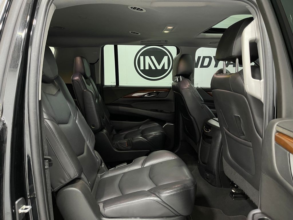 2018 Cadillac Escalade Image 34