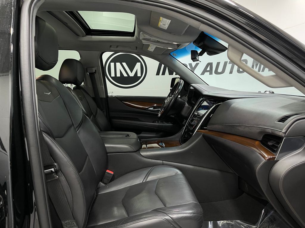 2018 Cadillac Escalade Image 35