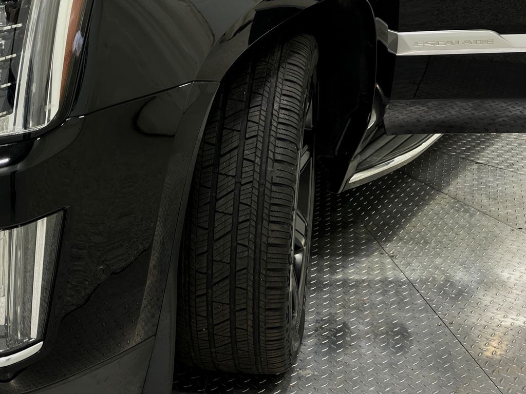 2018 Cadillac Escalade Image 38