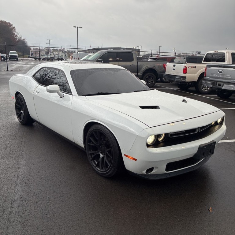 2016 Dodge Challenger Image 1