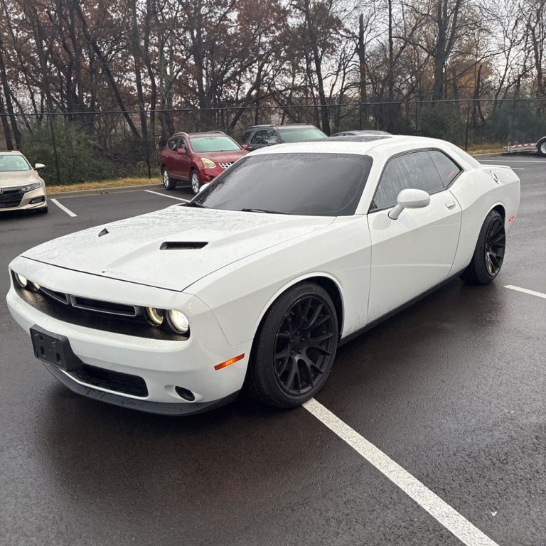 2016 Dodge Challenger Image 2