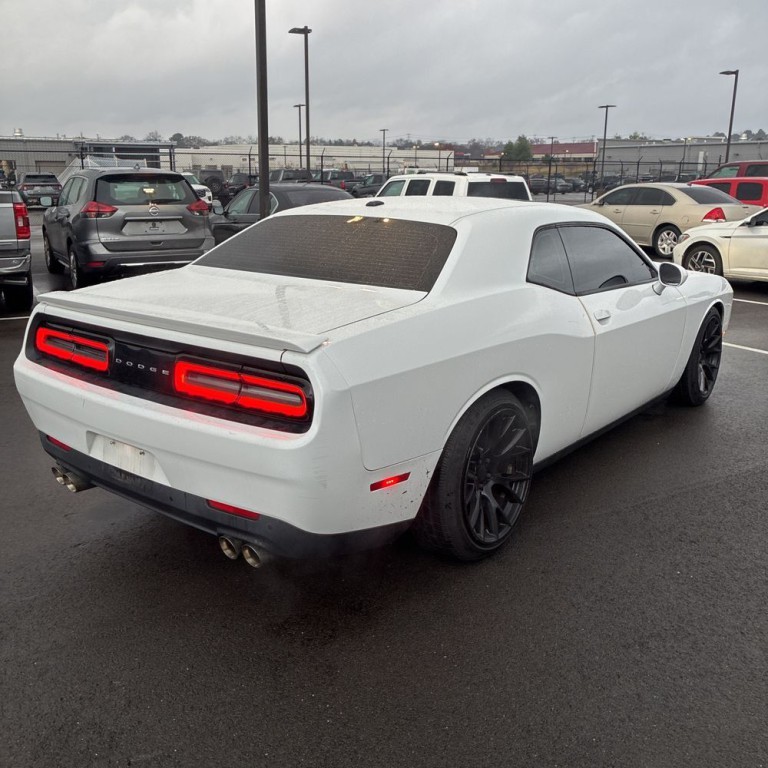 2016 Dodge Challenger Image 5
