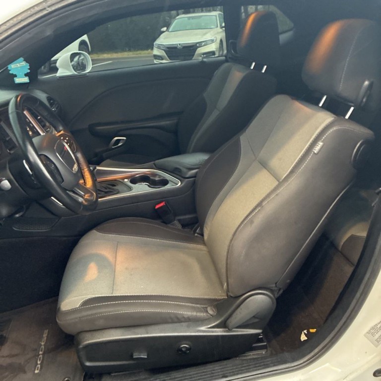 2016 Dodge Challenger Image 7