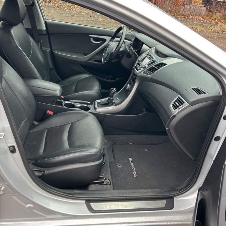 2016 Hyundai Elantra Image 8