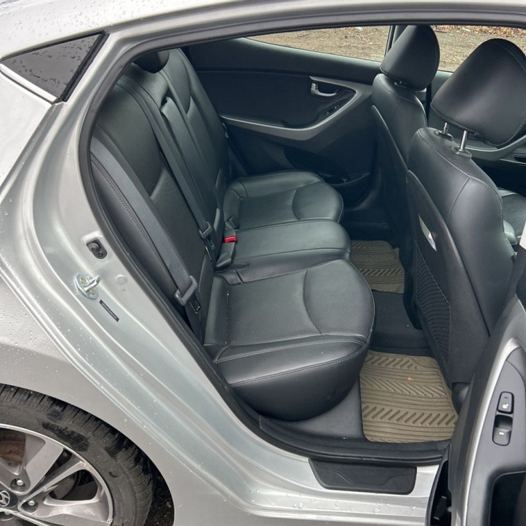 2016 Hyundai Elantra Image 13