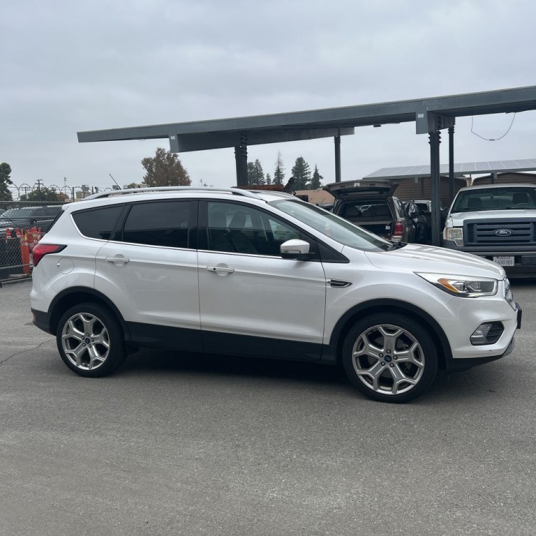2019 Ford Escape Image 3