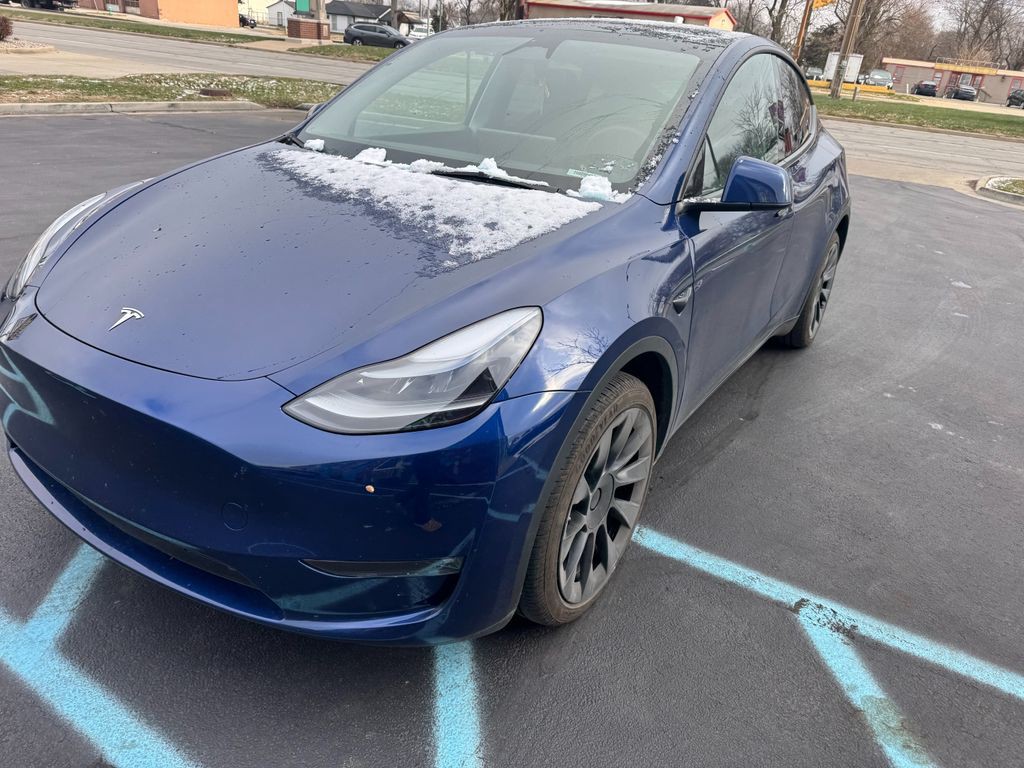 2023 Tesla Model Y Image 2