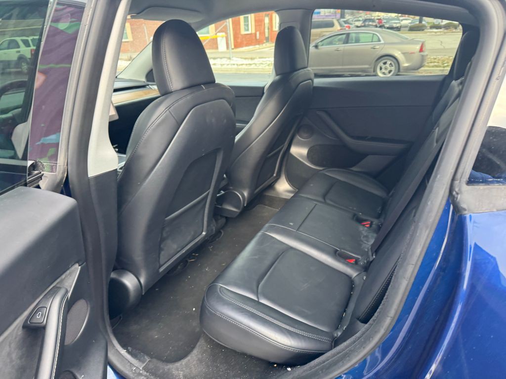 2023 Tesla Model Y Image 5