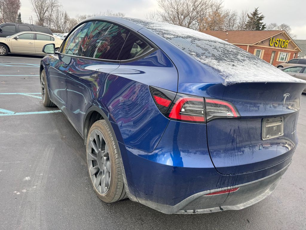 2023 Tesla Model Y Image 7