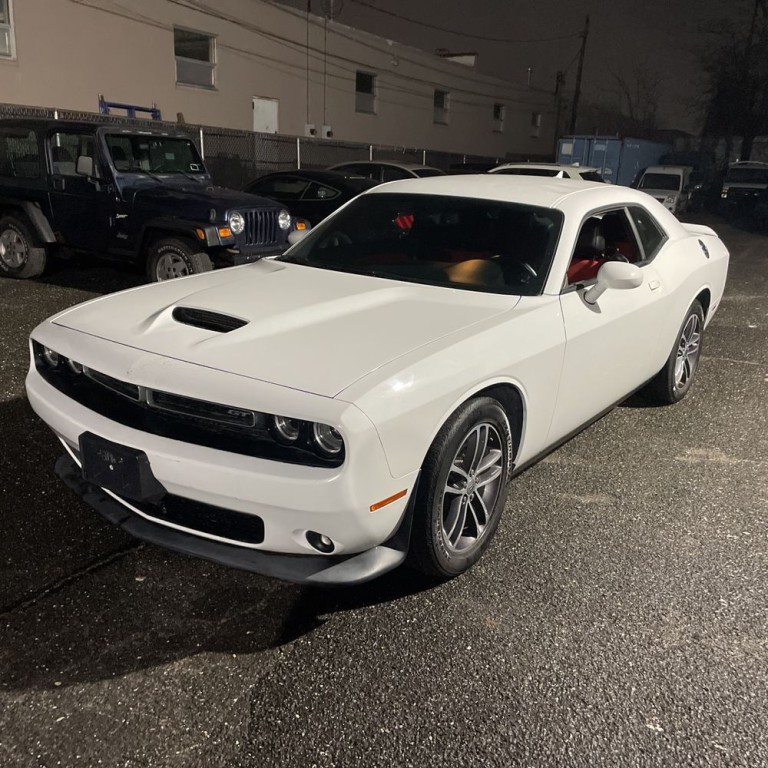 2019 Dodge Challenger Image 2